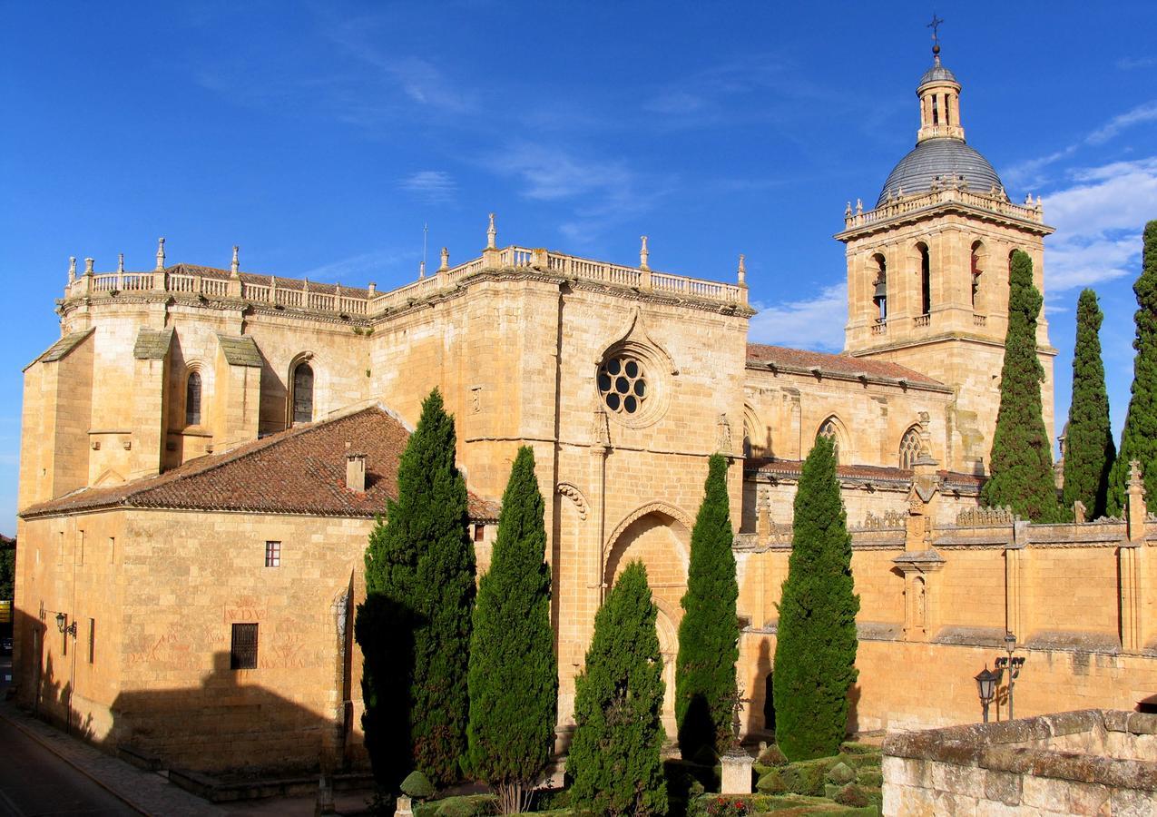 Hôtel La Llave Del Campo à Ciudad-Rodrigo Extérieur photo