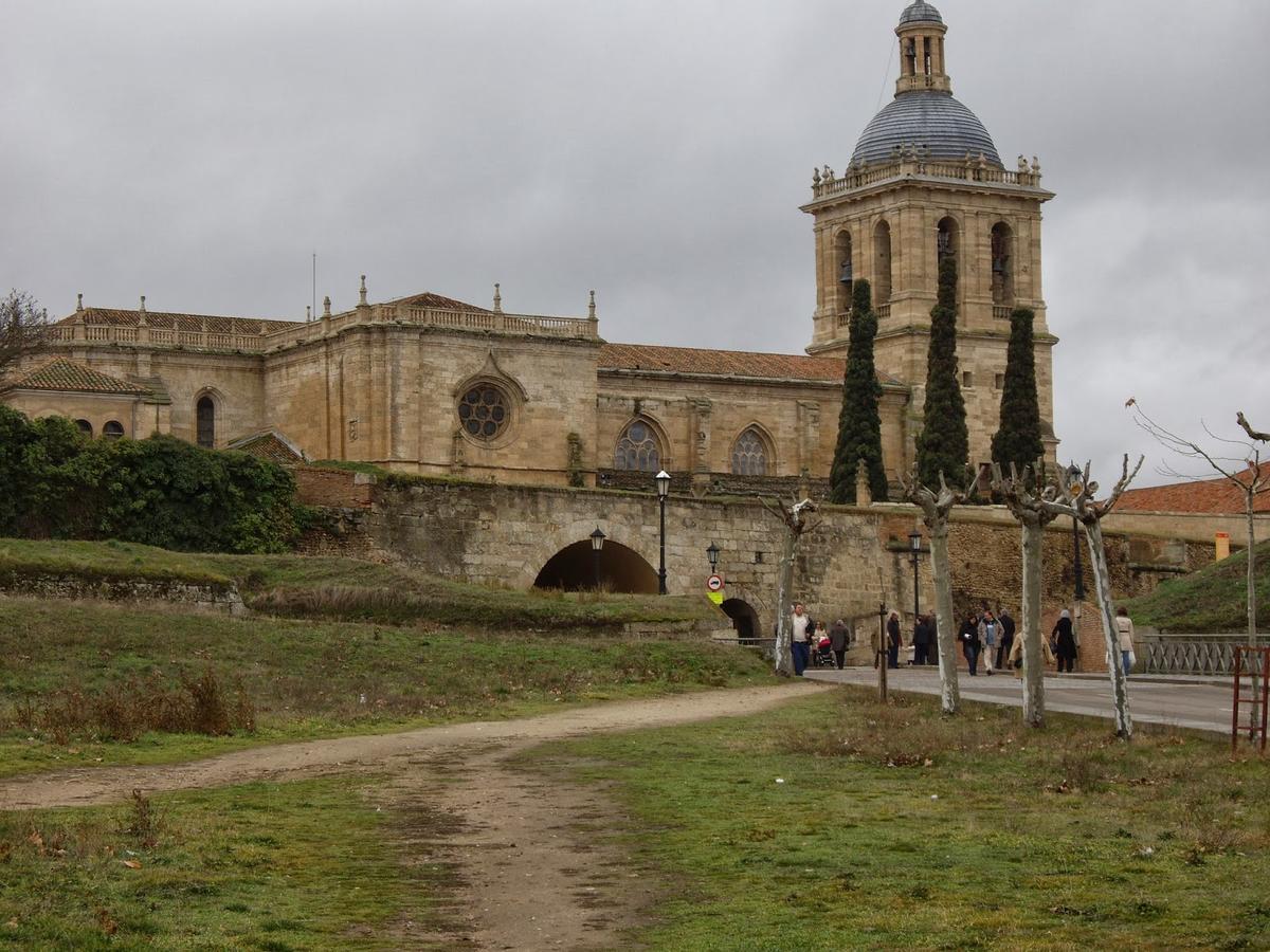 Hôtel La Llave Del Campo à Ciudad-Rodrigo Extérieur photo